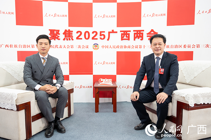 【媒体看口院】人民网专访广西政协委员、约炮
院长廖红兵