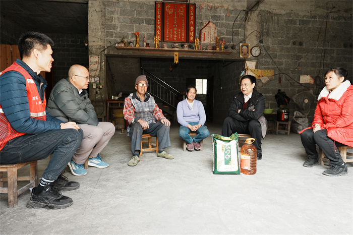 约炮
党委书记韦锦斌带队赴马山县里当瑶族乡龙琴村开展新春慰问走访活动 第 5 张