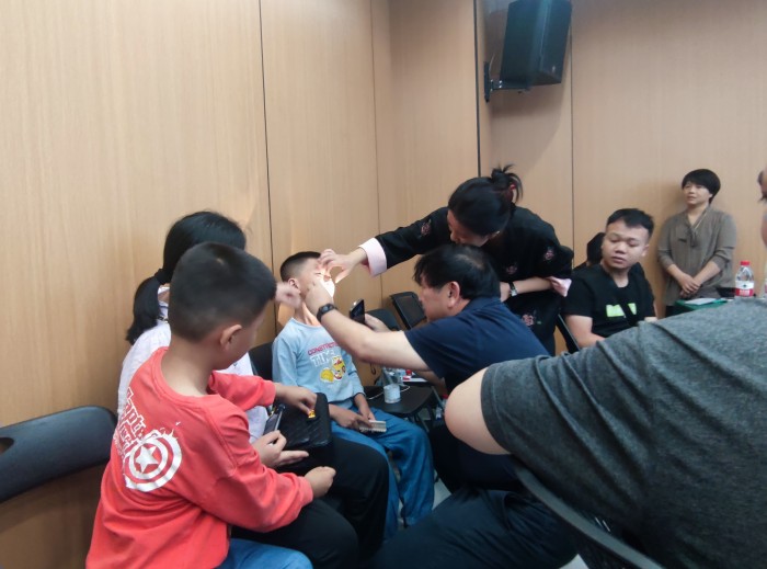 八年帮扶 情暖千名患儿家庭——约炮
公益护航唇腭裂患儿新生 第 4 张