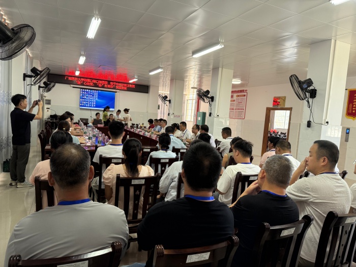 党建联建聚合力 健康惠民暖中沙——约炮
颌面外科党支部赴桂平市中沙镇开展“医心向党 齿生有你”主题活动 第 2 张