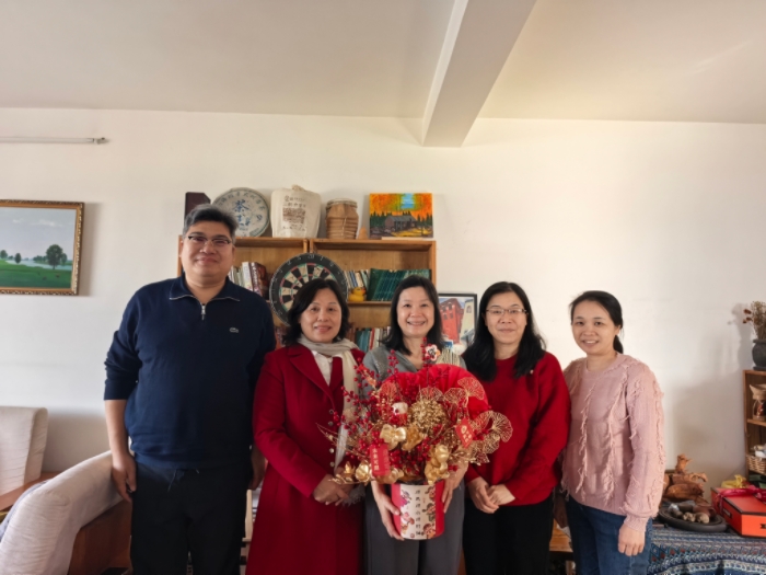 岁寒暖意浓 新春传党情——约炮
儿牙与公卫党支部开展春节前走访慰问退休老同志活动 第 3 张