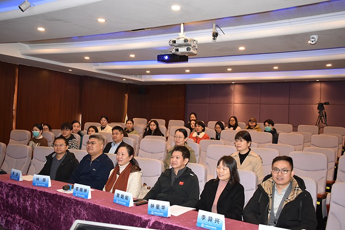 口腔全科新技术联合应用学习班在约炮
成功举办 第 1 张