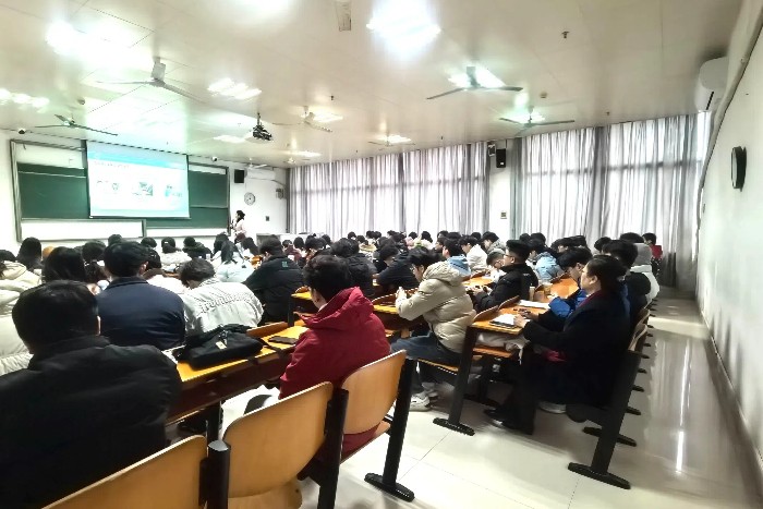 教学质量“首考”！约炮
开展新学期教学巡查工作 第 2 张